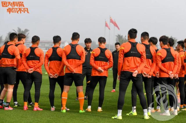 开云-李霄鹏“金句”动员：希望武汉队不在球场上“谦虚”